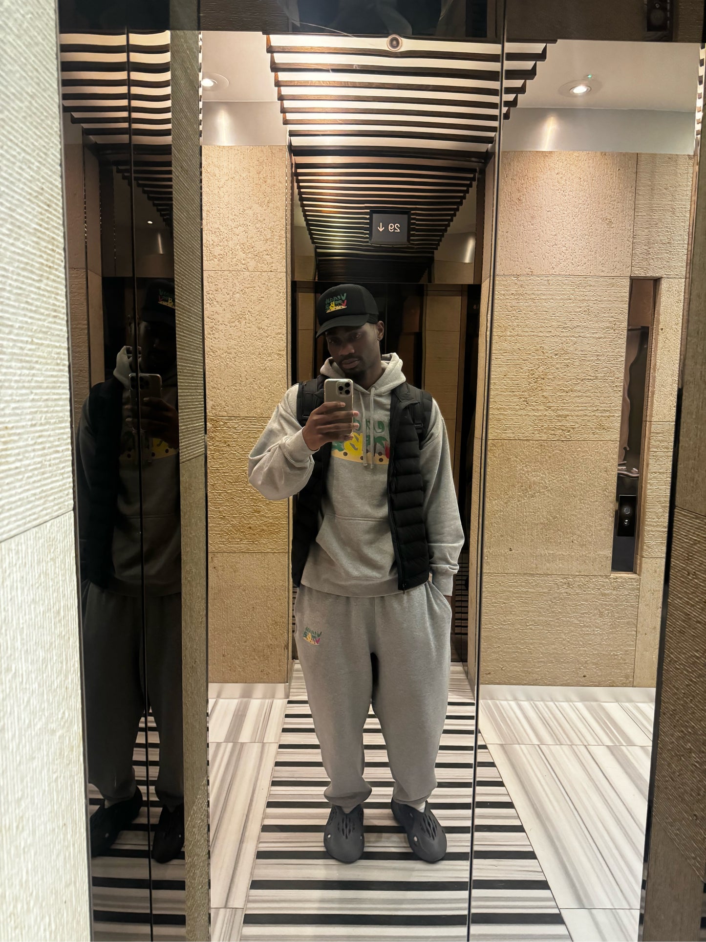 VV TRACKSUIT SET