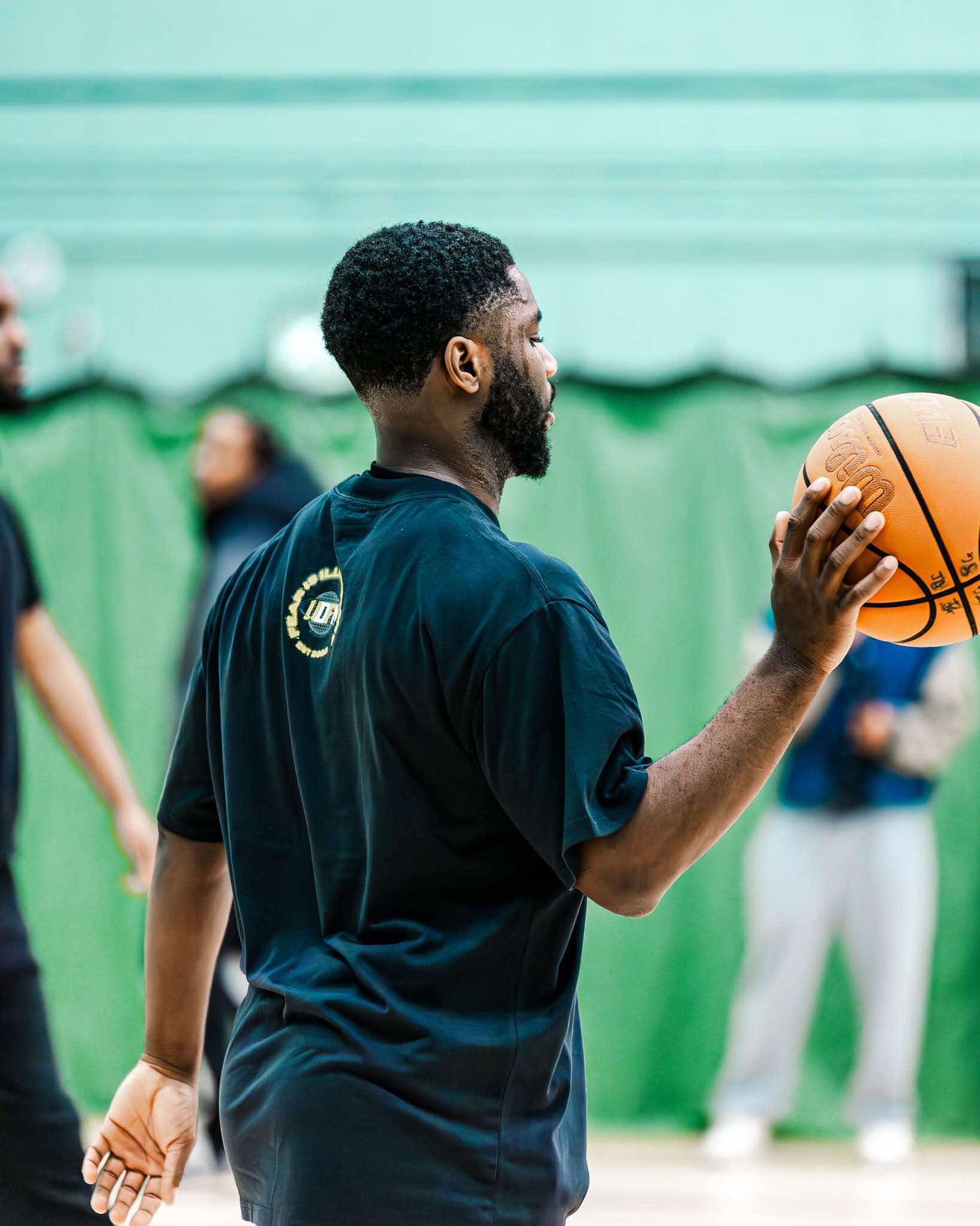 DROWN THE NOISE OVERSIZED TEE