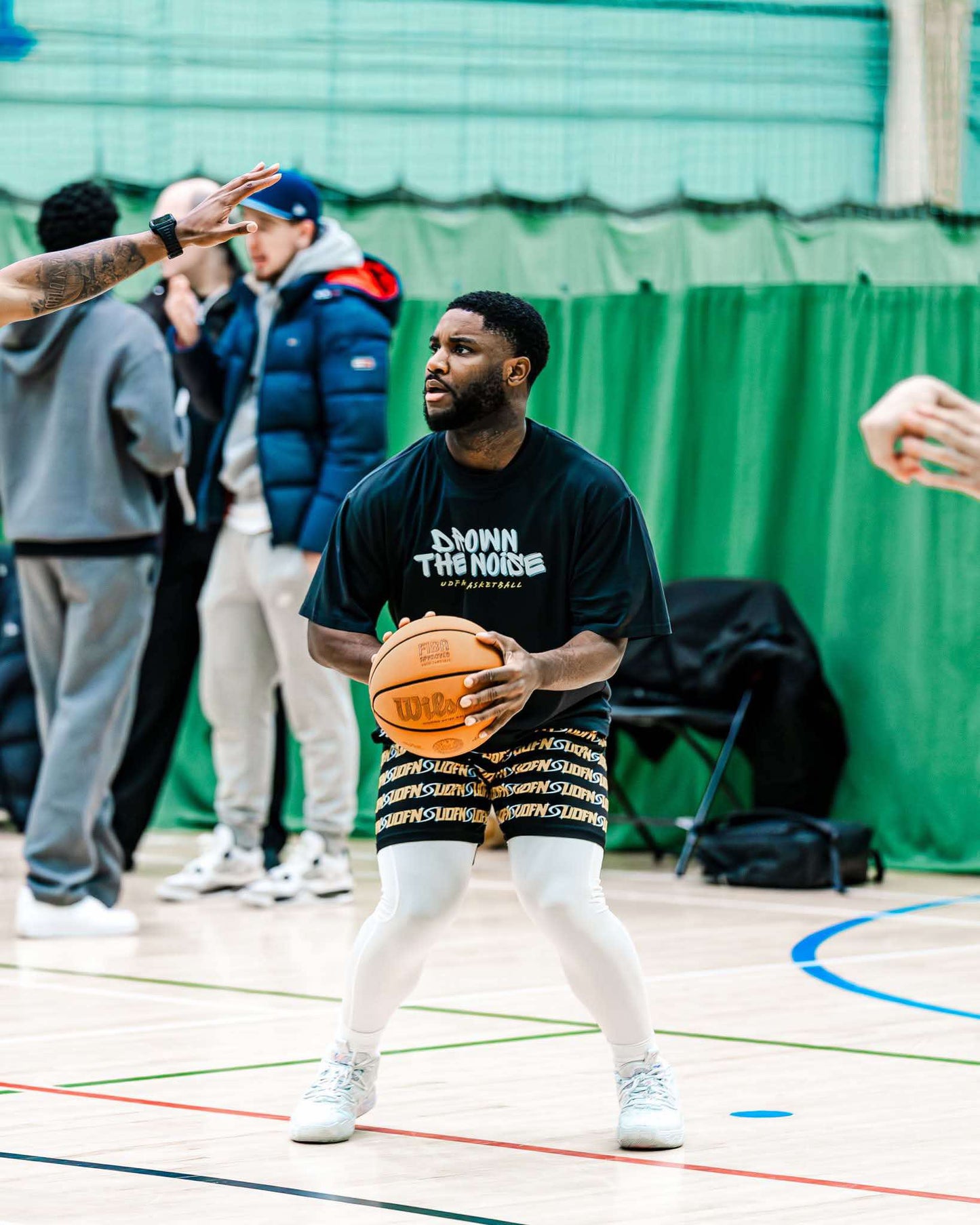 DROWN THE NOISE OVERSIZED TEE